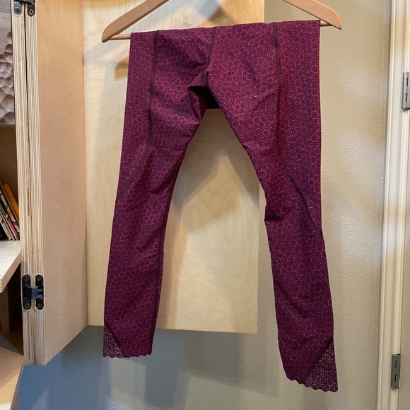 Lululemon Tight Stuff Reflective Tight, Size 4, Raspberry NWOT - Picture 3 of 6